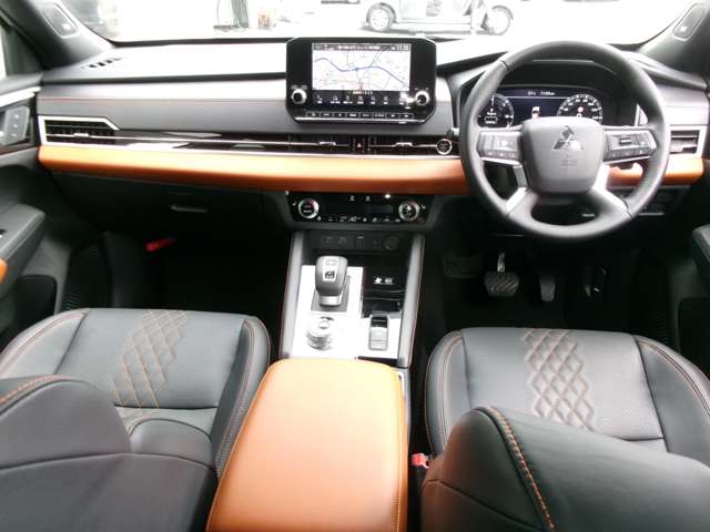 Mitsubishi Outlander 2