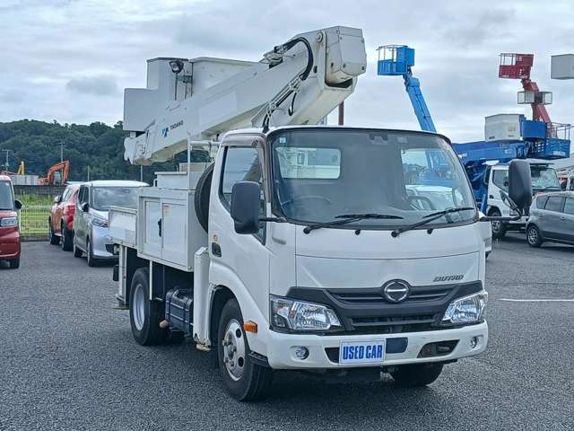 Hino Dutro 4