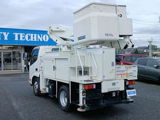 Hino Dutro 7