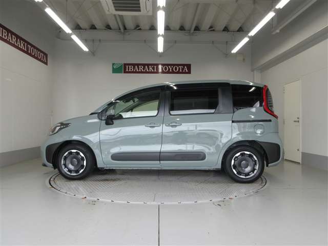 Toyota Sienta 2