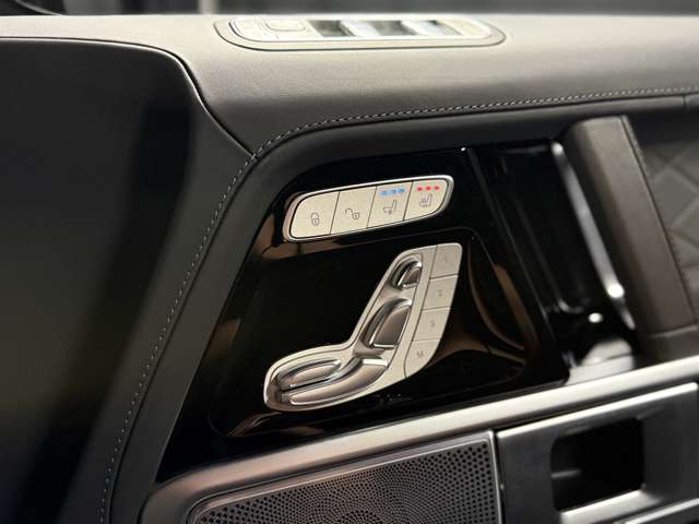 Mercedes-Benz G-Class 8