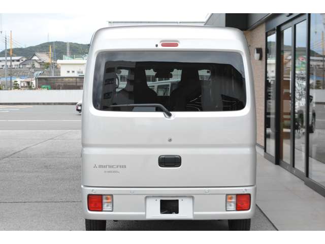Mitsubishi Minicab Van 2