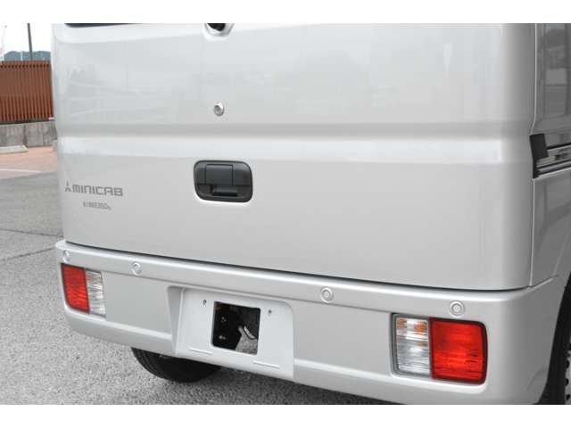 Mitsubishi Minicab Van 4