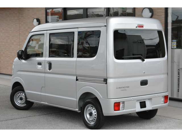 Mitsubishi Minicab Van 5