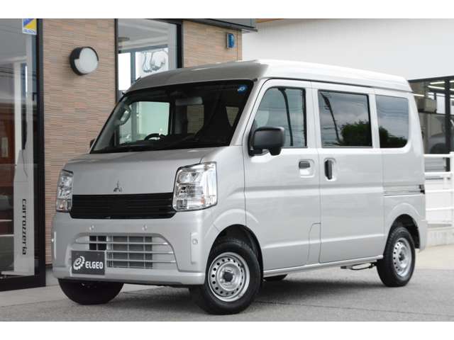 Mitsubishi Minicab Van 8
