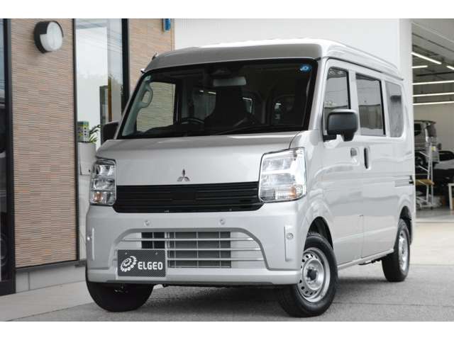 Mitsubishi Minicab Van 9