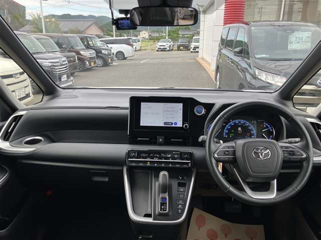 Toyota Noah 5