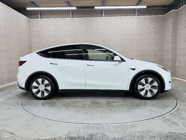 Tesla Model Y 11