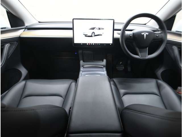Tesla Model Y 5