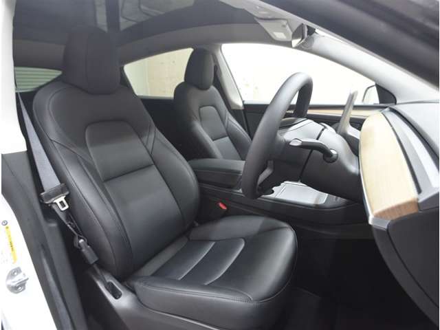 Tesla Model Y 6