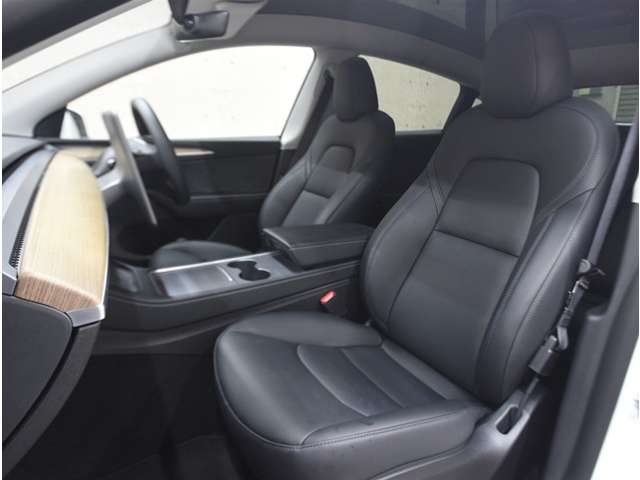 Tesla Model Y 7