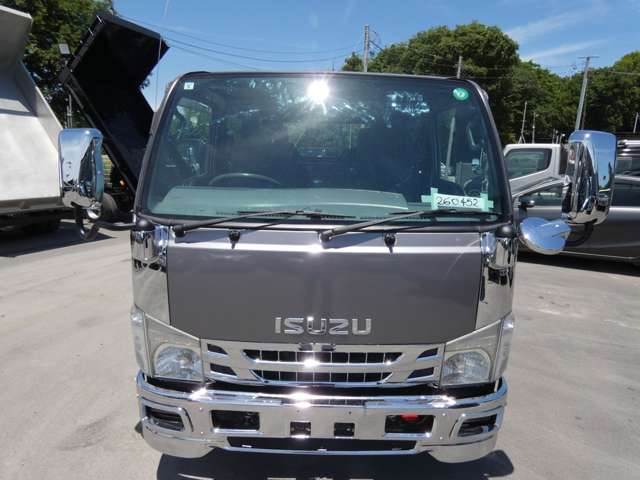 Isuzu Elf 3