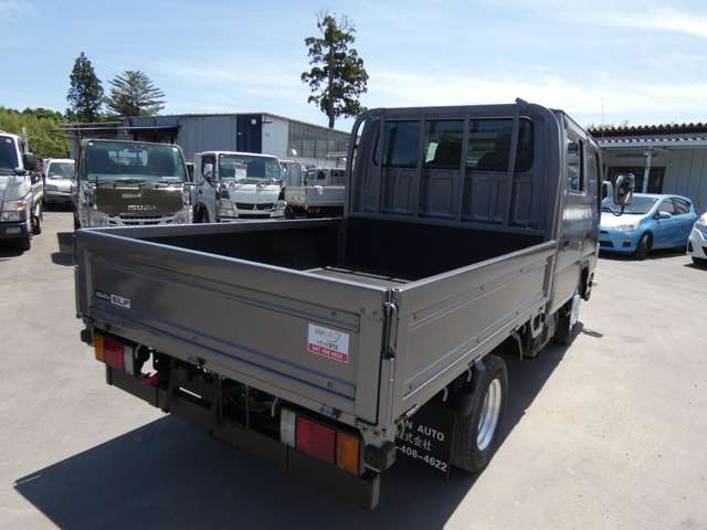 Isuzu Elf 7