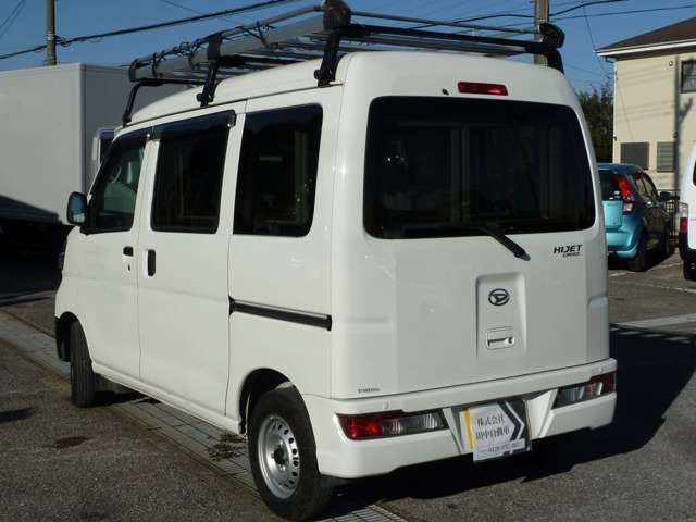 Daihatsu Hijet Cargo 4