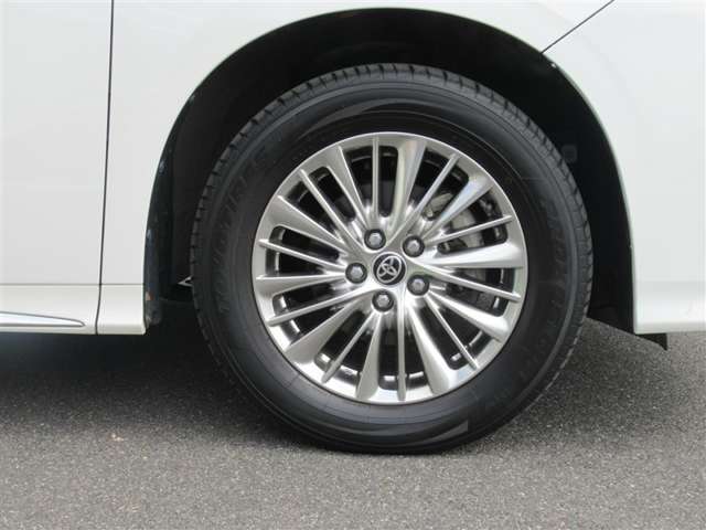 Toyota Alphard 3