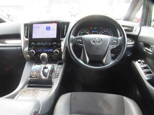 Toyota Alphard 6