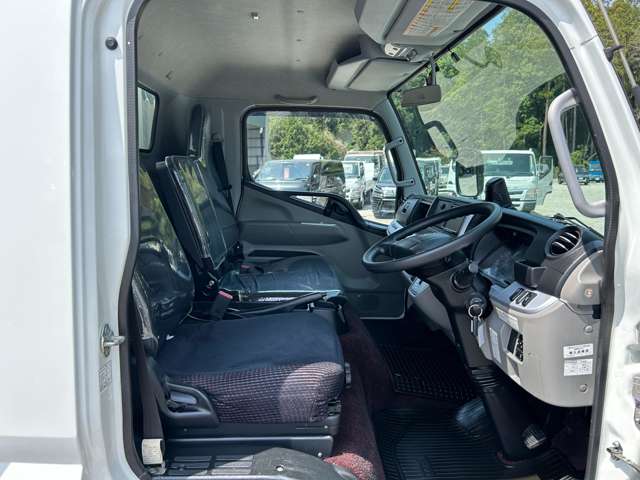 Mitsubishi Fuso Canter 12