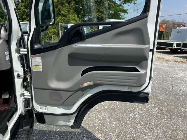 Mitsubishi Fuso Canter 9