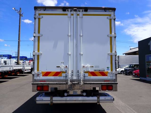 Mitsubishi Fuso Fighter 7