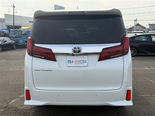 Toyota Alphard 11