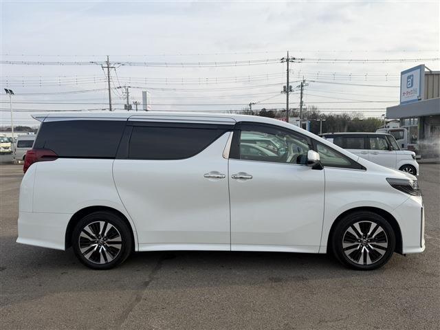 Toyota Alphard 12