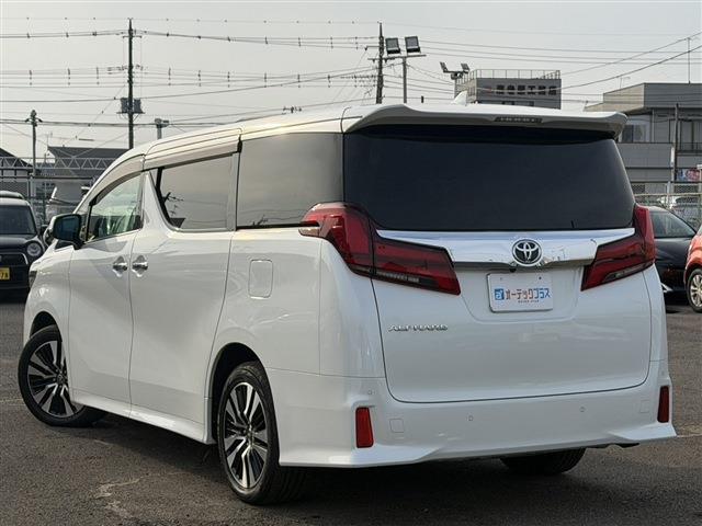 Toyota Alphard 9