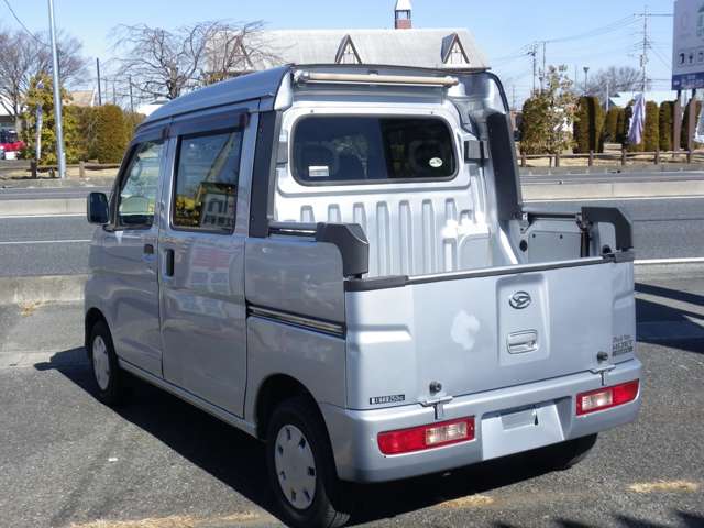 Daihatsu Hijet Deck Van 7
