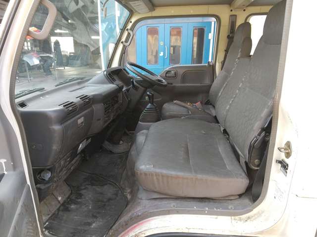 Isuzu Elf 12