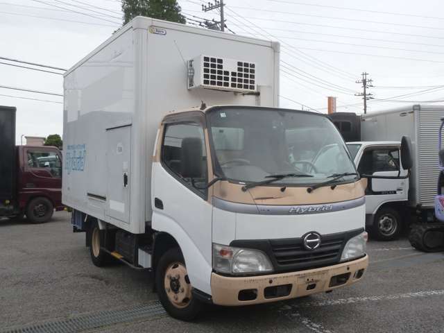 Hino Dutro 3