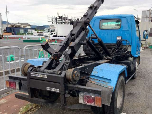 Isuzu Elf 3