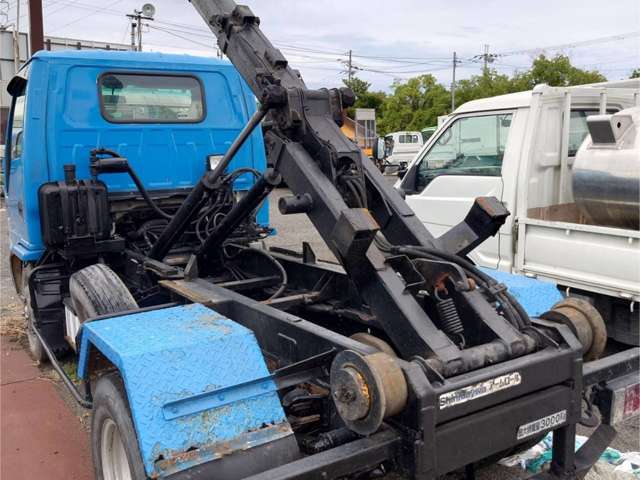 Isuzu Elf 4