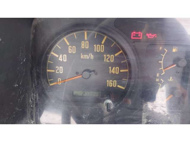 Isuzu Elf 7