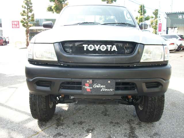 Toyota Hilux 3