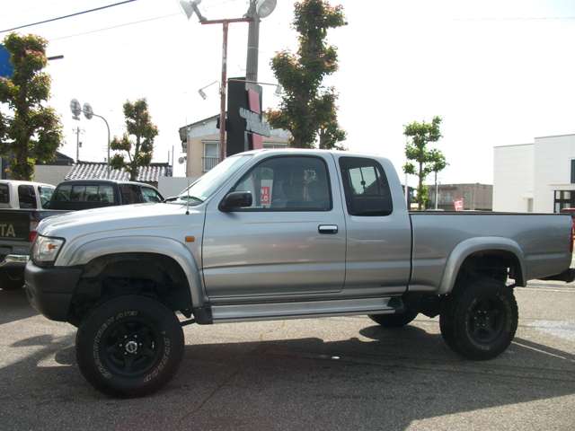 Toyota Hilux 4