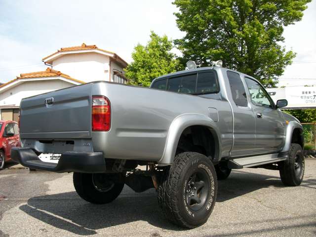 Toyota Hilux 6