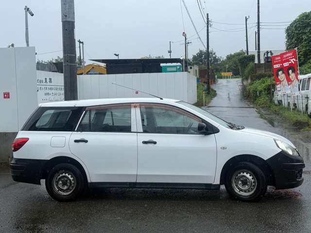 Nissan AD 4