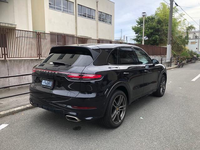 Porsche Cayenne 8