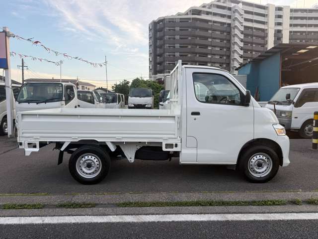 Mazda Bongo Truck 11