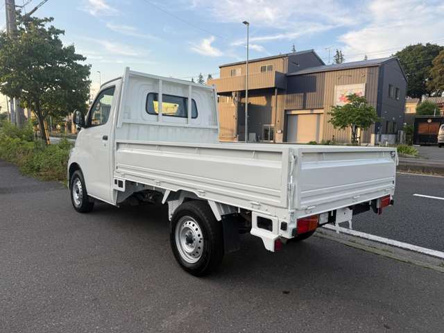 Mazda Bongo Truck 3
