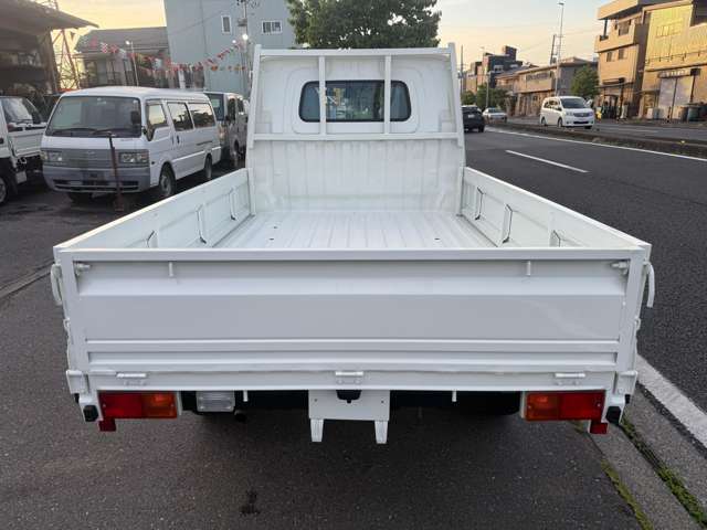 Mazda Bongo Truck 9