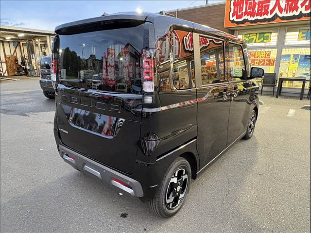 Mitsubishi Delica Mini 11
