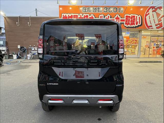 Mitsubishi Delica Mini 12