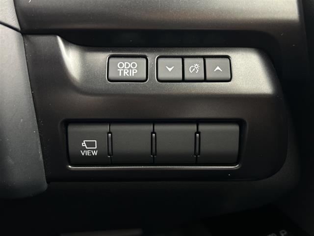 Lexus UX 7