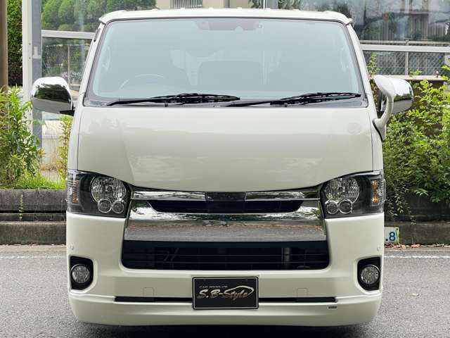 Toyota Hiace Van 10
