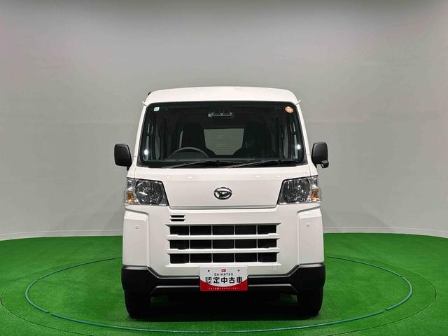 Daihatsu Hijet Cargo 6