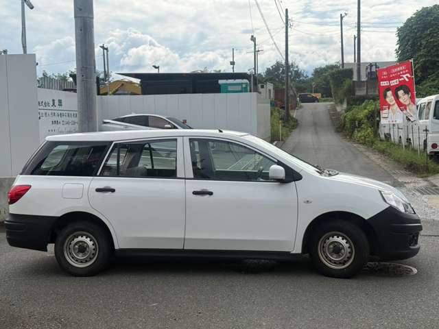 Nissan AD 4