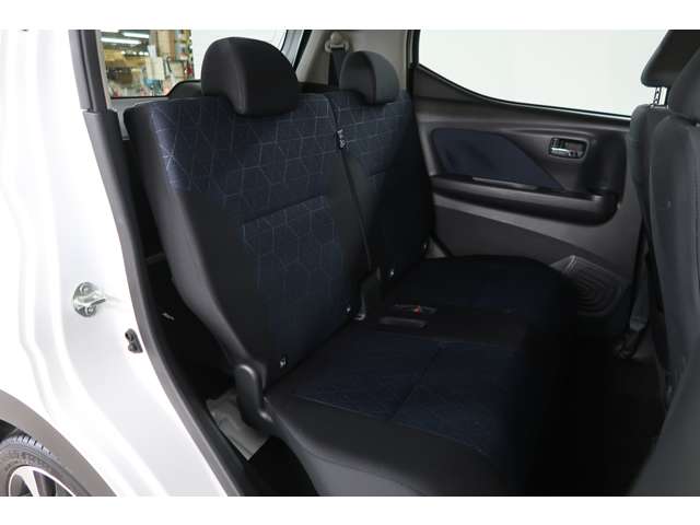 Mitsubishi eK X 9
