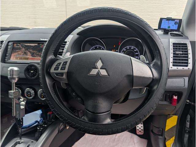 Mitsubishi Outlander 2