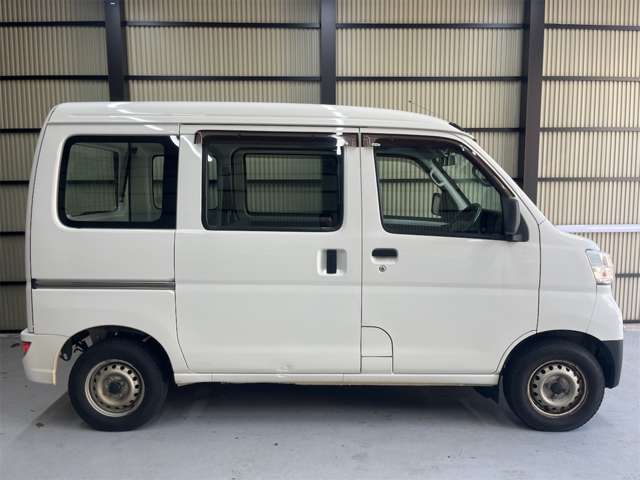 Daihatsu Hijet Cargo 6