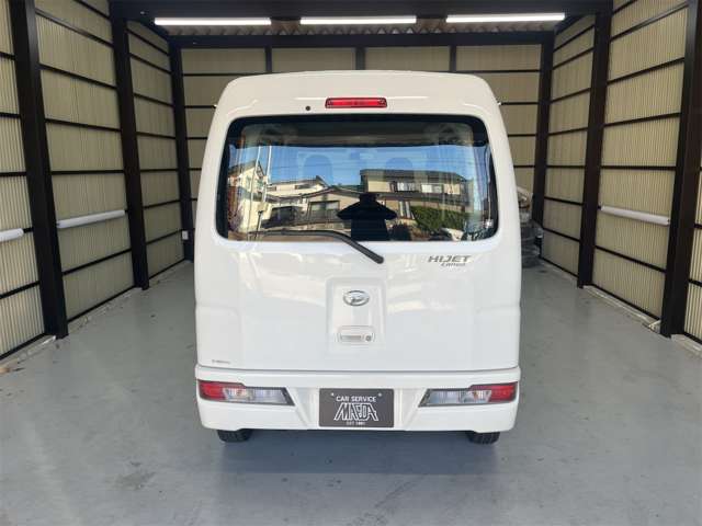 Daihatsu Hijet Cargo 9